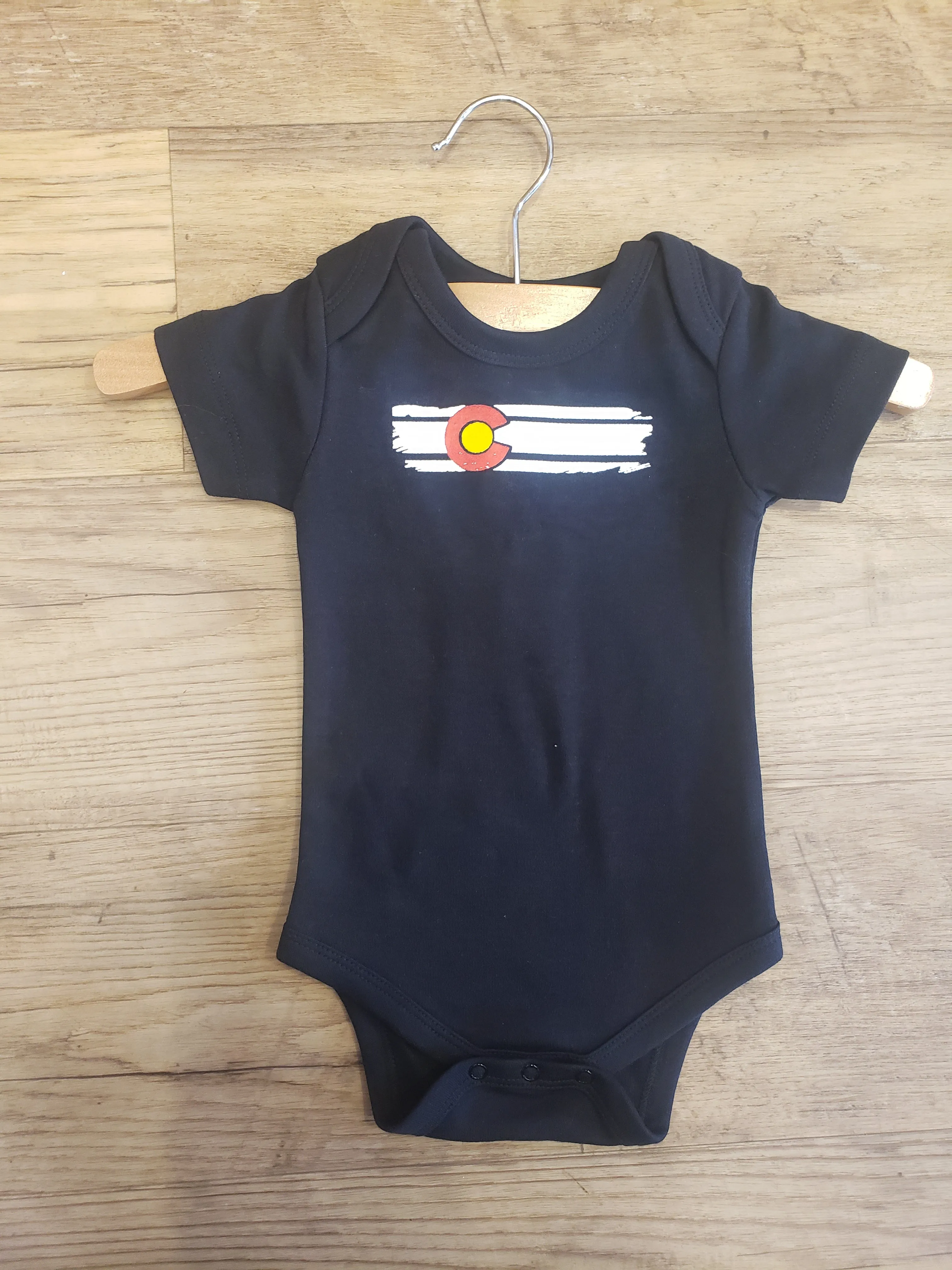 Colorado Baby - Flag Onesie - Black Short Sleeve