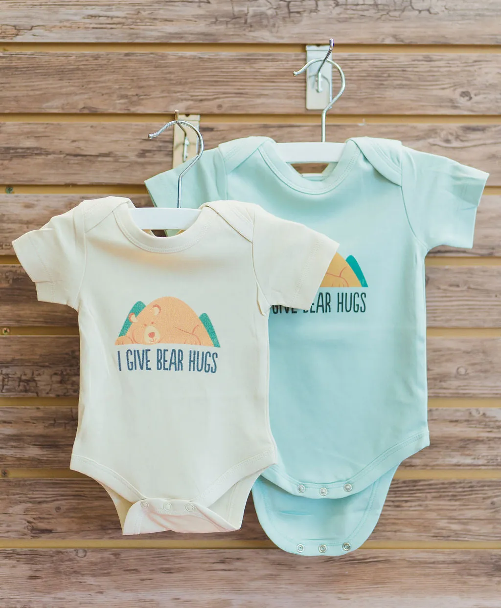 Colorado Baby - I Give Bear Hugs - Caribbean Onesie