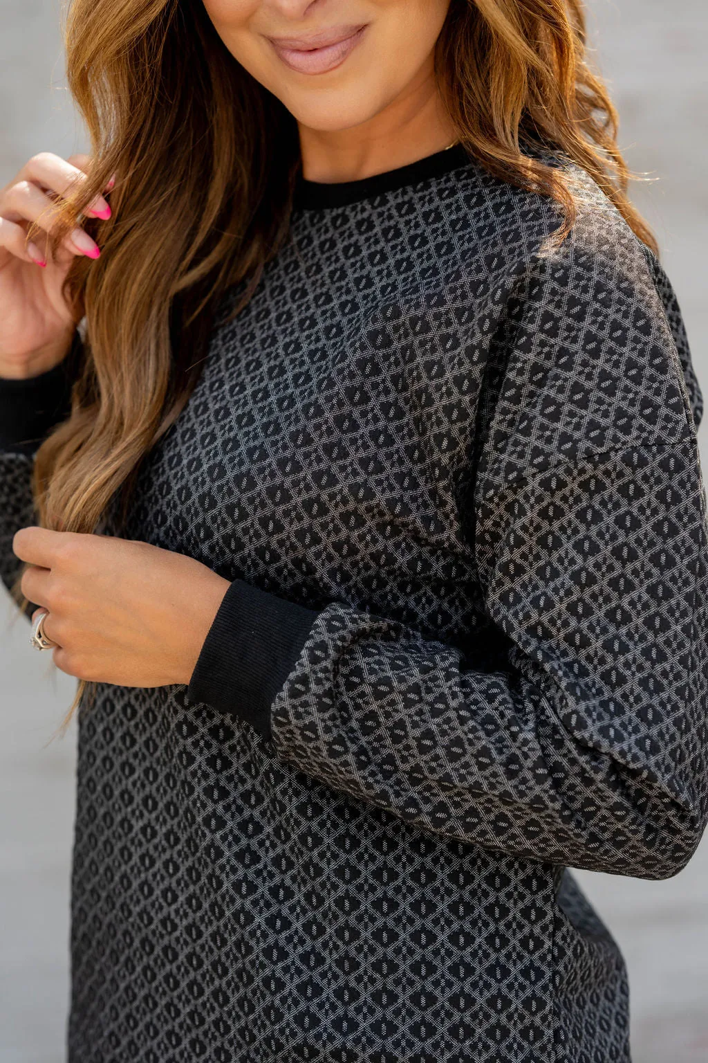 Textured Geo Solid Trim Sweatshirt