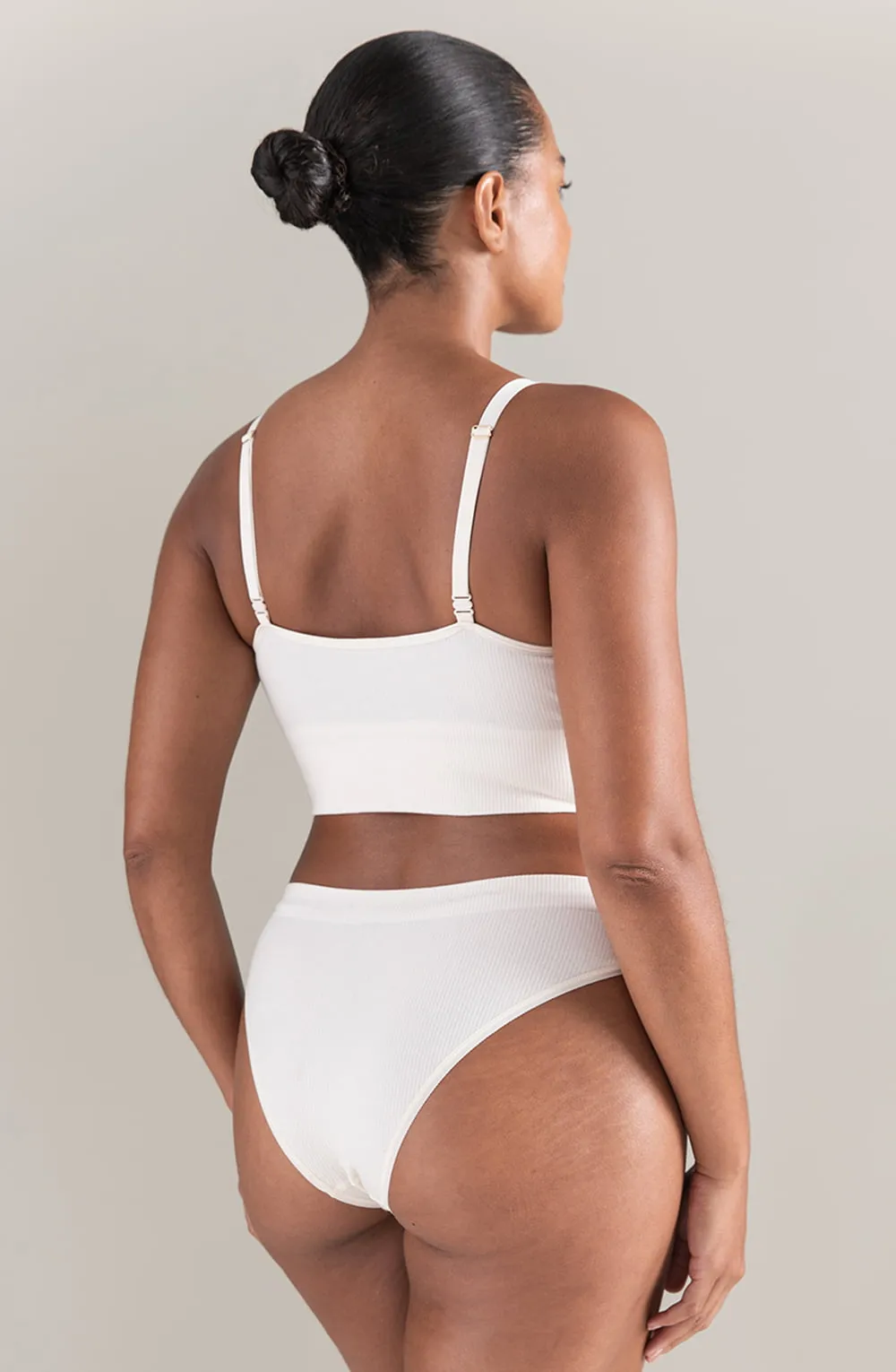 The TENCEL Seamless Bralette White Sand